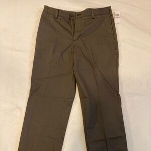 NWT Men’s Izod chino